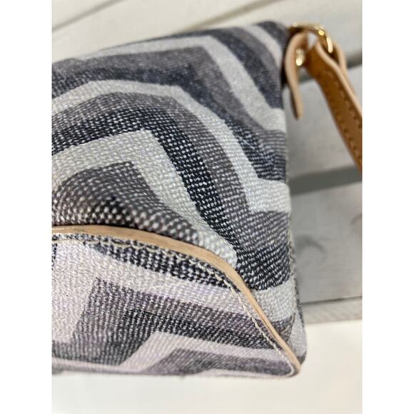 DOONEY & BOURKE SMALL LEATHER CHEVERON CROSSBODY BAG - Picture 8 of 16